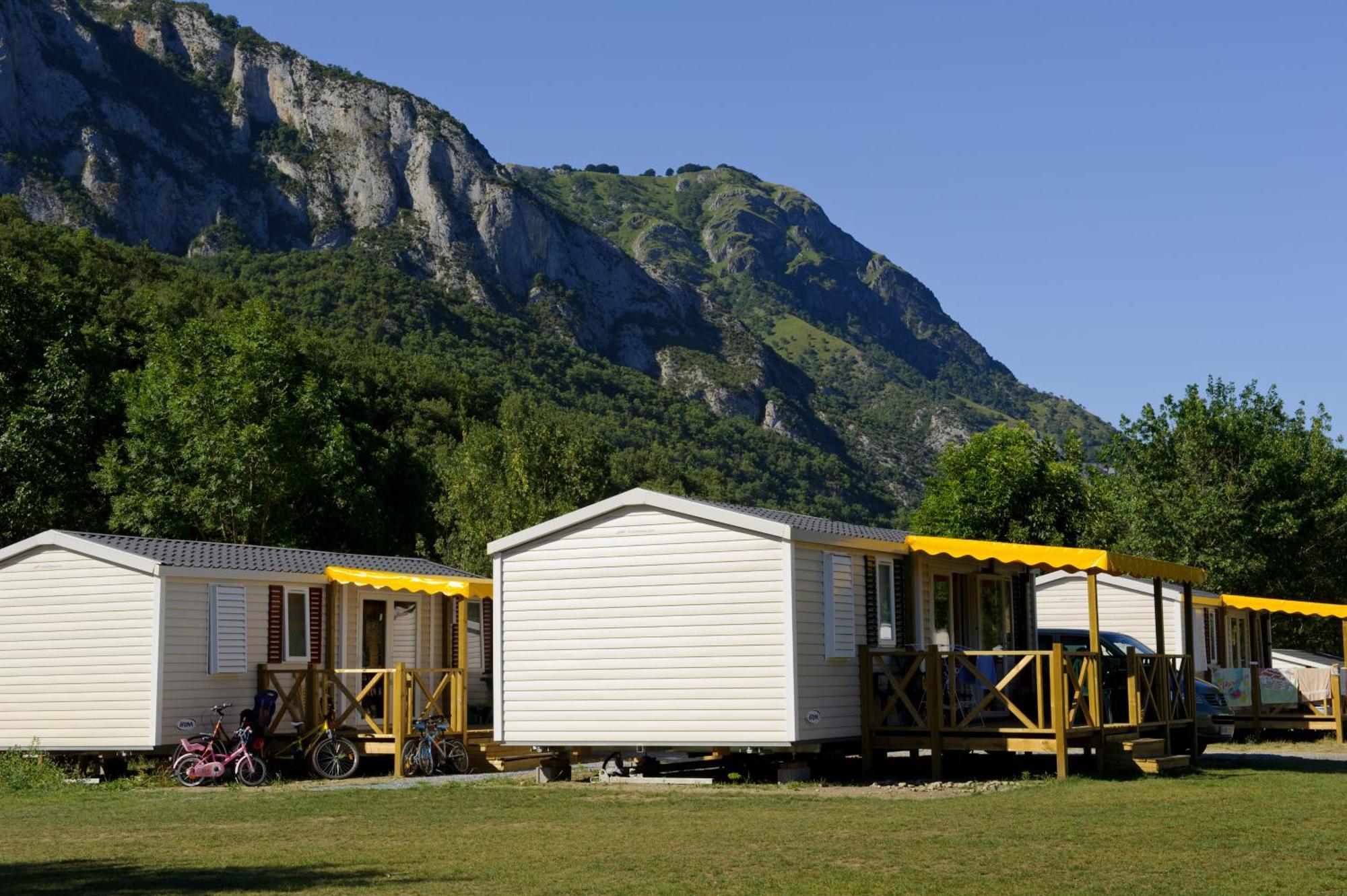 Camping Familial - Parc Aquatique - Grande Aire De Jeux A La Montagne Agos-Vidalos Exterior photo
